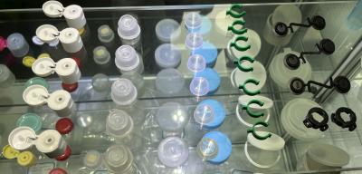 Chine Emballage de boissons Moule à injection à plusieurs cavités Moule à capuche en plastique à vendre