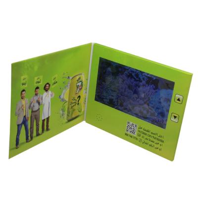 Chine Carte vidéo d'affichage à cristaux liquides de la taille A5, cartes de visite professionnelle de visite visuelles d'affichage à cristaux liquides de la batterie 500mA 7 pouces à vendre