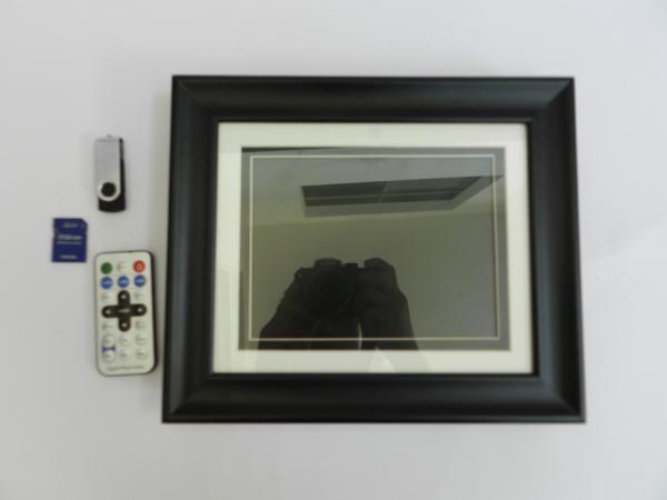 Quality Black 8 Inch High Resolution Digital Picture Frame With Wooden Frame 350cd/m2 for sale