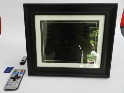 China Black 8 Inch High Resolution Digital Picture Frame With Wooden Frame 350cd/m2 for sale