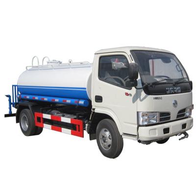 China Water Sprinkling Low Cost 4X2 Diesel Engine Mini Water Tanker Truck For Sale 5000 Liter Capacity Watering Vehicle With Factory Price à venda
