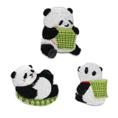 Chine Bande dessinée mignonne de haute qualité Panda Patch Clothes Children Iron sur des corrections de broderie pour l'habillement à vendre