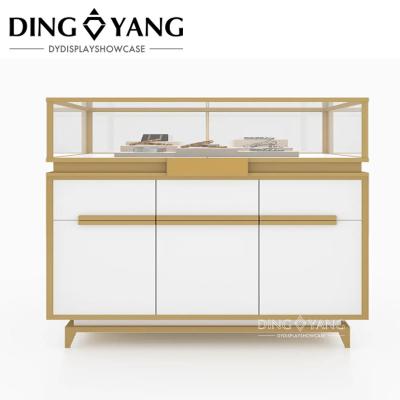 China Custom Made Fashion Golden White Retail Jewellers Display Counters , Retail Jewellery Display Counter , Fitted With LED Te koop