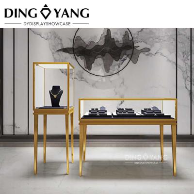 China Fashion Modern Simple Popular Golden Jewellery Shop Counter Furniture , Beautiful Appearance Firm Structure en venta