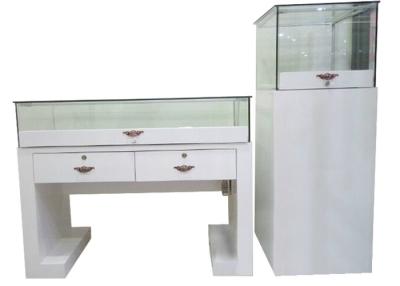 中国 白い色のグラス飾り棚が付いている木のガラス陳列ケースのフラット パックの台座 販売のため