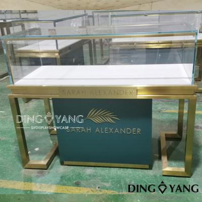 China Combinación de color verde y dorado para nuestras vitrinas de salón de exposiciones llamativas y elegantes en venta
