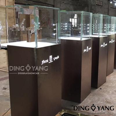 China Vitrine de joias de pedestal de atacado de fabricantes da China, vitrines de pedestal padrão à venda