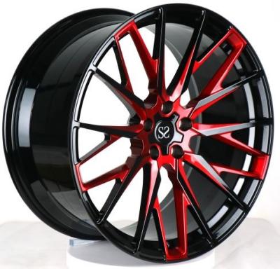 China 1-piece forjó la pulgada 5x114.3 de las ruedas 21 roja y los dos colores negros alean bordes de la rueda del deporte del coche en venta