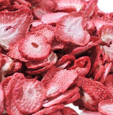 China Bolo doce liofilizado Baken friável do fruto dos dados das partes da morango à venda