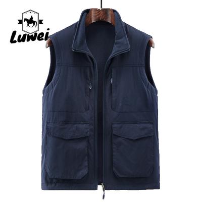 China Multi Pockets Cargoes Waistcoat Solid Color Utility Zipper Sleeveless Sherpa Windbreaker Softshell Vest for Mens for sale