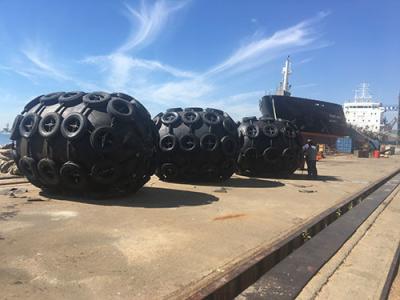 China Aircraft Tire Chain Net Pneumatic Rubber Fenders ISO17357 Yokohama Fenders for sale