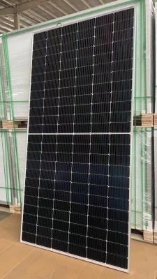 中国 M10 Wafer Solar Panel For Ultra Large Power Plant Superior Module 555W 144 Half Cell 販売のため