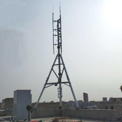 China 5m 20m galvanisierter Telekommunikations-Stahlturm-Stativ-Dachspitzen-Antennenmast zu verkaufen