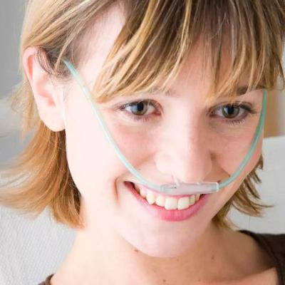 China Cânula nasal descartável médica com 7 Ft de tubulação do oxigênio à venda