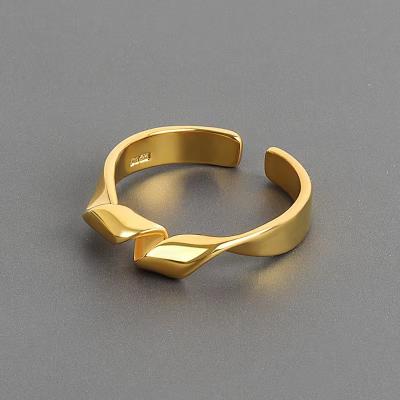 中国 18K Gold Fancy Ladies Ring For Women Lightweight Multi Scene 販売のため