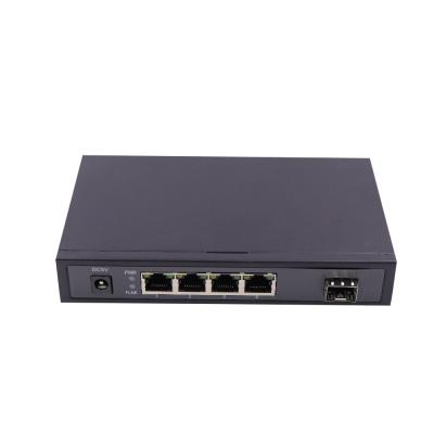 China IEEE802.3x Unmanaged Fiber Optic Ethernet Switch With 4 RJ45 10/100Mbps for sale