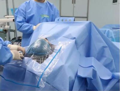 China 45gsm que estéril craniano drapeja os subministros médicos cirúrgicos entalham para drapejar à venda