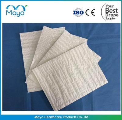China Starker u. saugfähiger Baumwollstoff verstärkte medizinisches Papierhandtuch-chirurgische Papierhandwegwerftücher zu verkaufen