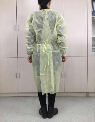 China Vestido cirúrgico do isolamento descartável barato azul não tecido médico por atacado dos PP do hospital à venda