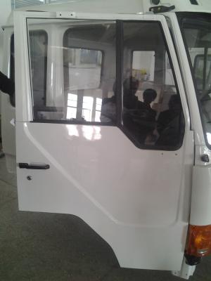 China Peças da cabine do caminhão do no. 6100060-50 FAW AMW Jiefang FM240 do OEM do Assy das portas do caminhão à venda
