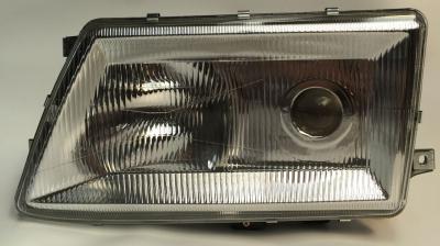 China FM240 Truck Cabins Body Parts Of Head Lamp Glasses Cover OEM No. 3711020-Q156A for sale