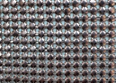 中国 平織りSGS Chainmailの金属の網のカーテンの銀のスパンコールの布の物質的な 販売のため