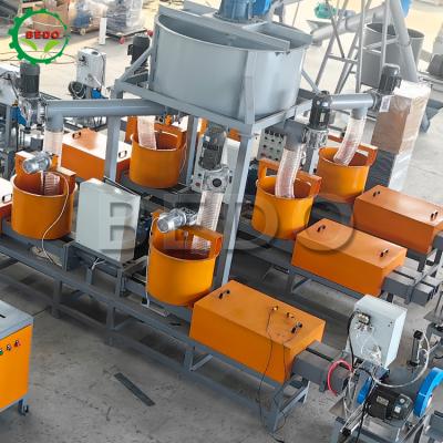 China Automatische Warmpresse-Komprimiermaschine für Holzsägeblöcke mit CE-Kennzeichnung zu verkaufen