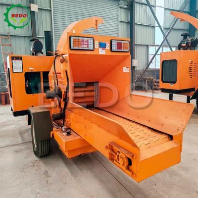 Cina Diesel Mobile Wood Branch Bush Chipper Machine alimentazione idraulica in vendita