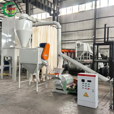 China 200 kg/h máquina de polvo de madera completa 3000 rpm en venta