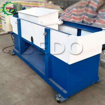China 300 kg/h Máquina automática de forrajes de madera Cuchilla de acero de aleación en venta