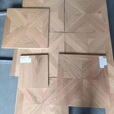 China Plancha de suelo de madera diseñada para el salón con diseño de parquet de arte en venta