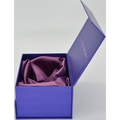 China 600g-1600g Cardboard Magnetic Closure Rigid Boxes Handmade For Wig for sale