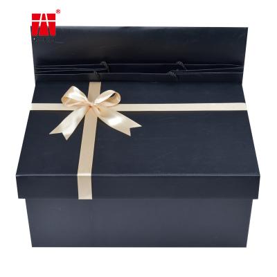 China 2mm Paperboard Foldable Garment Packaging Box With Lid ISO Approval for sale