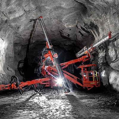 China Máquina de perfuração jumbo de escavação de túneis universais Máquina jumbo de mineração de poços longos à venda