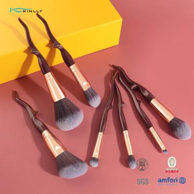 China Customized OEM 7pcs Makeup Brush Kit Vegan Eyeshadow Foundation Cosmetics Brush Set for sale