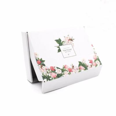 China 250gsm White Board Magnetic Flip Top Box Recycled With Beautiful Pattern for sale
