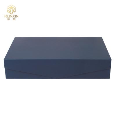 Cina Contenitore di regalo magnetico pieghevole della falda di rettangolo, scatola di stile del libro blu scuro in vendita