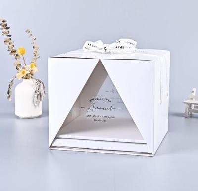 China Caixas de bolo branco dobráveis personalizadas com projeto da janela simplesmente à venda