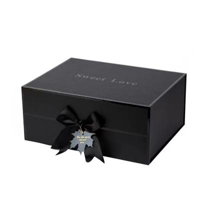 China Tamaños magnéticos negros de la caja de regalo del cartón multiusos diversos para el bolso en venta