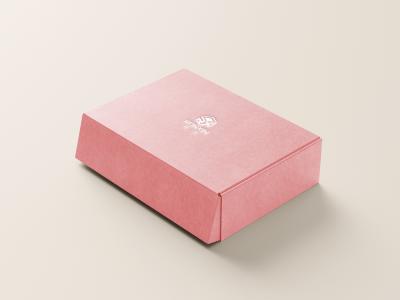 China El color rosado que E plegable estría la caja acanalada para la ropa calza el empaquetado del regalo en venta