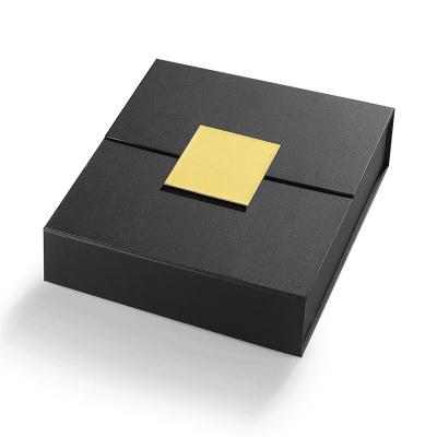 China 157GSM Rigid Paper Magnetic Closure Gift Box Matt Lamination for sale