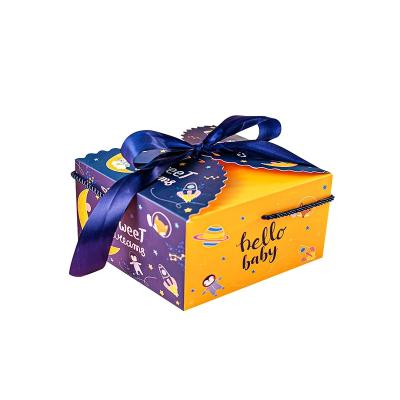 China Sweet Candy Gift Foldable Gift Boxes With Ribbon Recyclable for sale