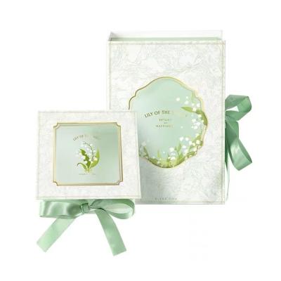 China Green Perfume Cosmetic Gift Cardboard Boxes With Ribbon Handmade for sale