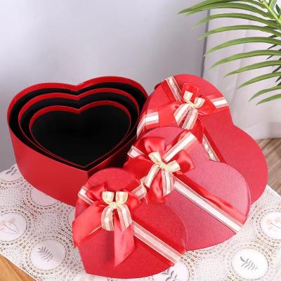 China Luxury Valentines Day Boxes Heart Shape And Flower Mama Boxes Sets With Ribbon And Pvc for sale