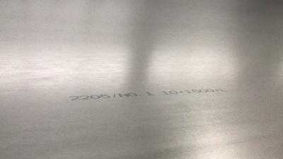 China Placa de acero inoxidable S32205 DIN1.4462 de la placa DSS de Astm A240 S31803 del grado 2205 del duplex en venta