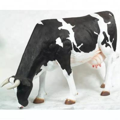China Realistic Animal Statue Waterproof Life Size Cow Sculpture Customized Available for sale