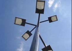 中国 35mのスポーツ裁判所のための多角形の電流を通された街灯のポーランド人の重複の関係 販売のため