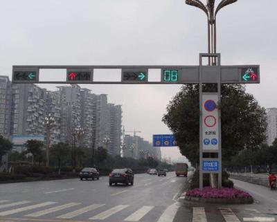 China Hot Dip Q235 Led Traffic Light Arm Pole Painting Automatic For Highway for sale