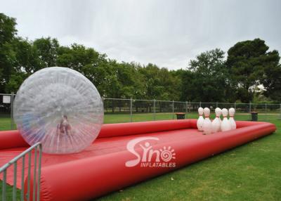 China Juego de pelota humano inflable gigante de los bolos del nuevo diseño con la bola y el circuito de carreras grandes del zorb en venta
