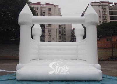 China Outdoor 5x4m adults wedding white bouncy castle for wedding parties or events for sale